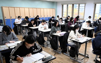 South Korea to ban mobile phones in school classrooms