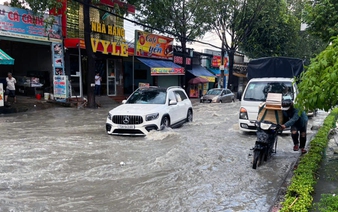 Intense rainfall floods southern Vietnamese province after scorching days
