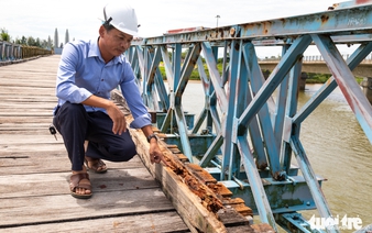 Historic Hien Luong Bridge in central Vietnam undergoes major restoration
