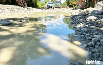 Da Nang national highway severely damaged
