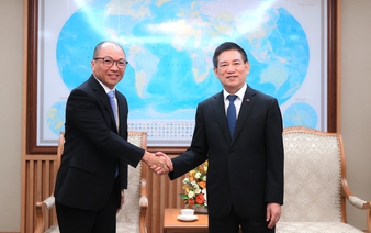 Vietnam deputy PM meets Toyota Asia chief, urges expanded investment