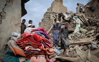 Afghanistan airdrops commandos to rescue earthquake survivors