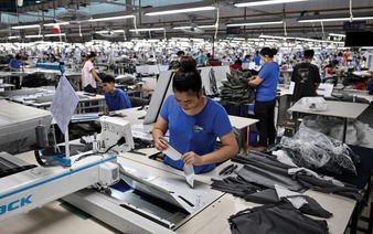 Vietnam reports $14bn trade surplus in January-August