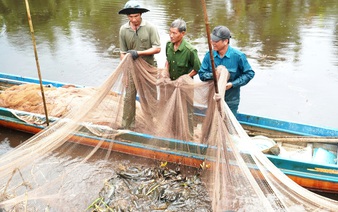 Tough laws, new ideas end electric fishing in Vietnam’s Ca Mau