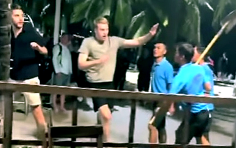 Foreign tourists threatened with shovel on Vietnam’s Nha Trang beach