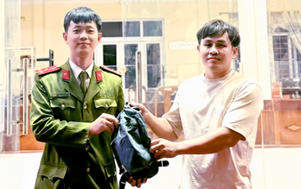 Vietnam police recover Lao tourist’s lost cash, papers in an hour 