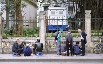 How can Vietnam race to become rich before it grows old: expert 
