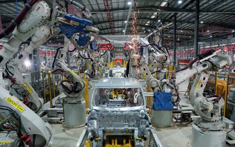 Vietnamese firms need industry leaders to break into global supply chains