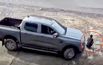 Pickup truck mounts sidewalk, fatally hits man in Vietnam's Lam Dong
