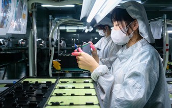 Vietnam's goods trade surpasses $1 trillion mark for first time, setting historic record