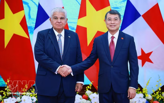 Panama regards Vietnam as leading important partner in Southeast Asia: Panamanian President