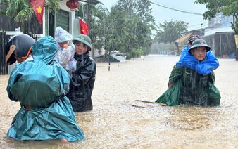 Vietnamese city deploys troops, amphibious armored vehicles for flood response