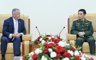 Minister of National Defense meets with US Assistant Secretary of State in Hanoi