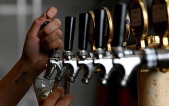 Undercover probe finds Australian pubs short-pouring beer