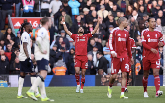 Man City move within two points of leaders Arsenal, Liverpool thrash West Ham