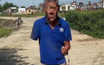 In Vietnam, elderly man bitten by cobra carries snake home before hospital treatment