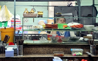 Eateries in Ho Chi Minh City edge up prices as costs rise, demand remains cautious