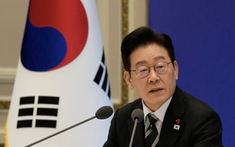 South Korea's Lee calls for energy saving campaign including shorter showers, car curbs