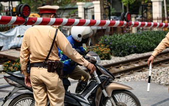 Vietnam fines 193 drivers in one day in railway crossing crackdown 