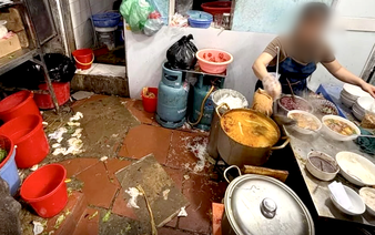 Hanoi ‘bun rieu’ stall shut over hygiene complaint from Chinese tourist