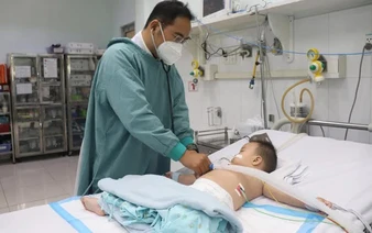 2 Vietnamese boys survive severe hand, foot, mouth disease