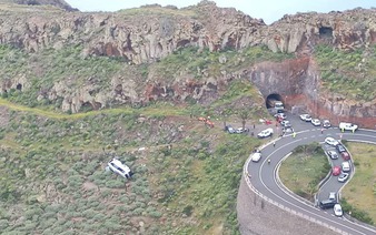 1 dead, 27 injured as bus carrying British tourists crashes in Spain's La Gomera