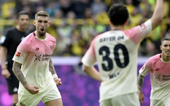 Record-breaking Bayern march closer to Bundesliga title