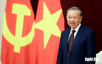 Vietnam’s top leader impressed by China's high-speed rail