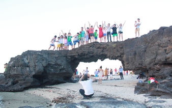 Tourists warned not to climb Ly Son’s iconic stone arch in central Vietnam