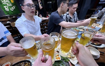 Vietnam to impose fine of up to $114 on those drinking at work, selling alcohol to minors