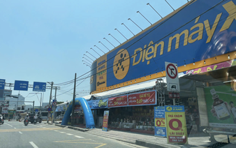 Businesses encroach on sidewalks in Da Nang despite enforcement push