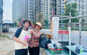 In Ho Chi Minh City, ‘nomadic’ vendors trail construction boom, following workers from site to site