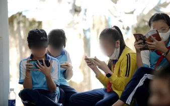 87% of Ho Chi Minh City teens spend 5-7 hours online daily: report