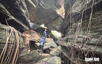 Explore Hang Doi, a mysterious ancient cave complex in Da Nang
