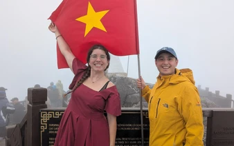 British-Canadian couple spends 3 hours daily answering thousands of Vietnam travel inquiries for free