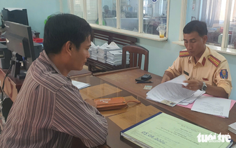 Trucker fined $722 for driving against traffic in southern Vietnam