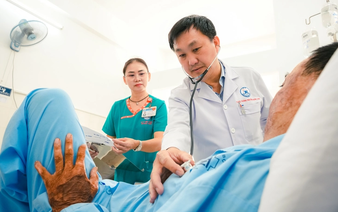 Ho Chi Minh City doctors save ride-hailing driver who was stabbed in heart, lung