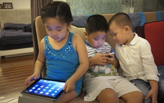 Vietnamese parents warned against ‘outsourcing’ childcare to social media