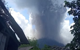 Indonesian authorities rushing to rescue 20 hikers after Mount Dukono eruption