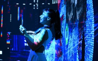 AI museum brings sights, sounds and smells of the rainforest