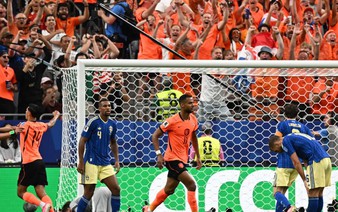 Netherlands thump Sweden in Houston to get World Cup liftoff