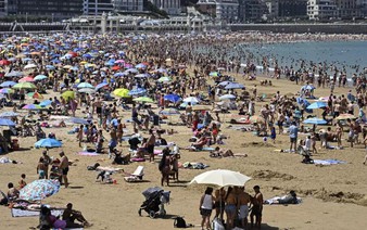 Europe sweats through new heatwave, with worse to come