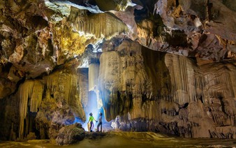 Newly found cave reveals unprecedented 'stalactite palace' in Vietnam's Phong Nha-Ke Bang National Park