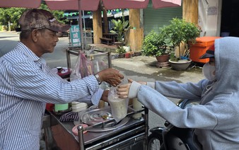 In Ho Chi Minh City, street vendors keep traditional cries alive amid changing times