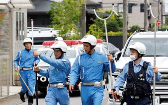 Bear hunt continues as Japanese city shuts schools for second day