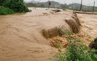 Low-pressure trough expected to bring more heavy rain to northern Vietnam