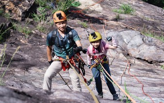 Vietnamese cave explorer, 12-year-old daughter conquer 300-meter waterfall in Hue