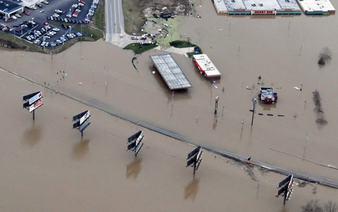 Flash flooding traps hundreds of people in rural Missouri