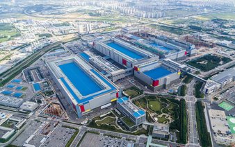 Samsung Elec, SK Group seal $950 bln deals as South Korea hosts AI powers