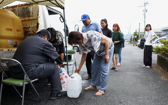 Japan's earthquake leaves communities thirsting for water and relief from heat